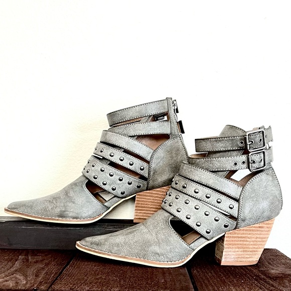 Arisa Ankle Boot from Buckle - Picture 5 of 8